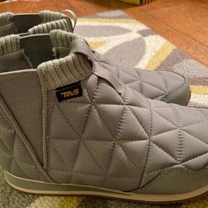 Teva Women's Grey Ember Mid Booties - Grey 8